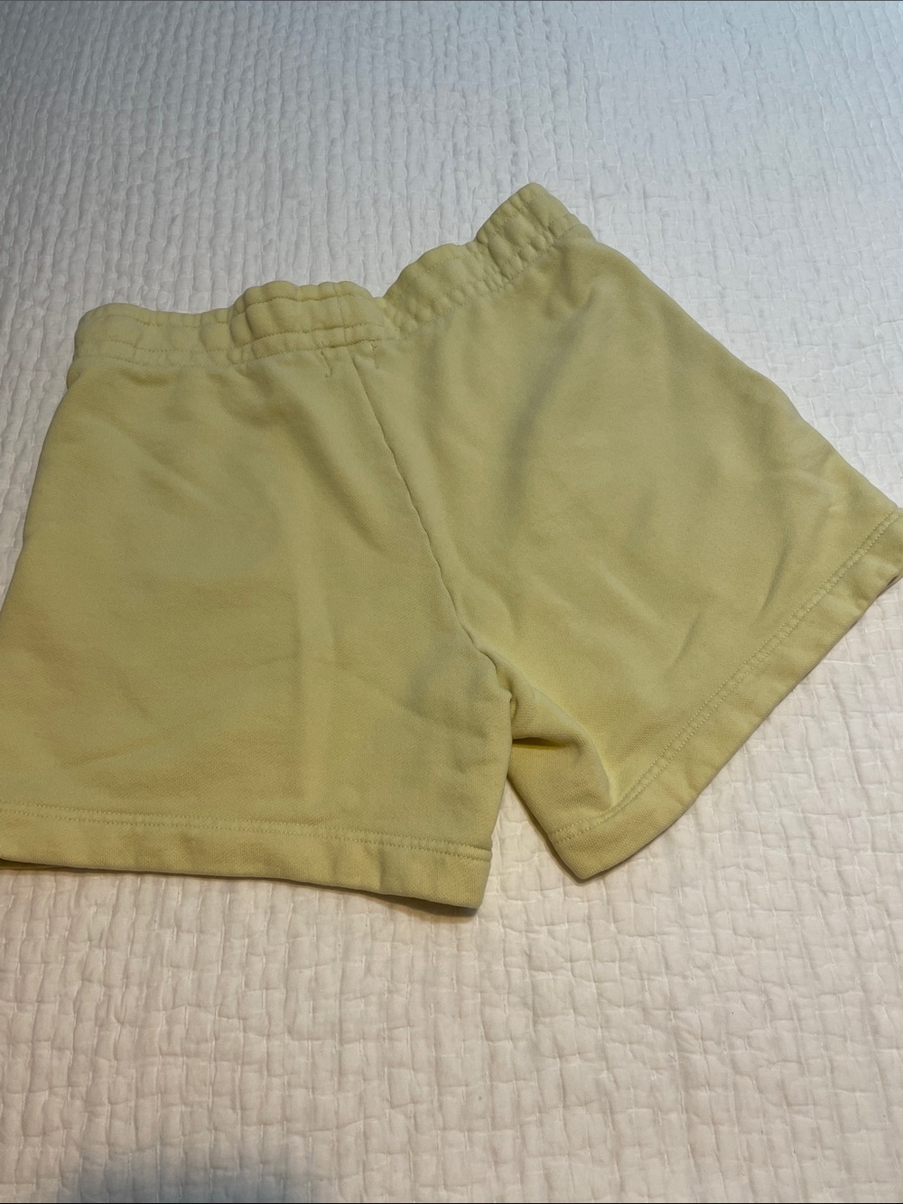 Aritzia Wilfred Pale Yellow Elastic Waist Athletic Shorts - size XS - Picture 2 of 4